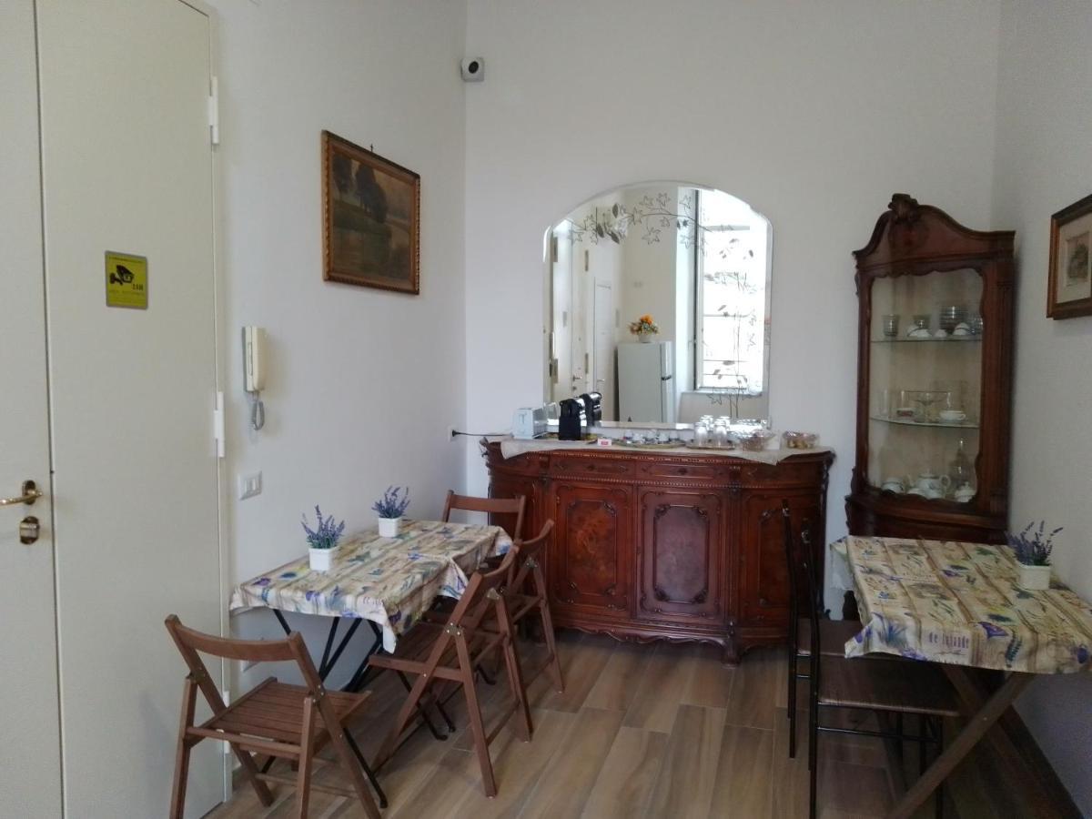 B&B Palazzo Sersale Napoli Extérieur photo