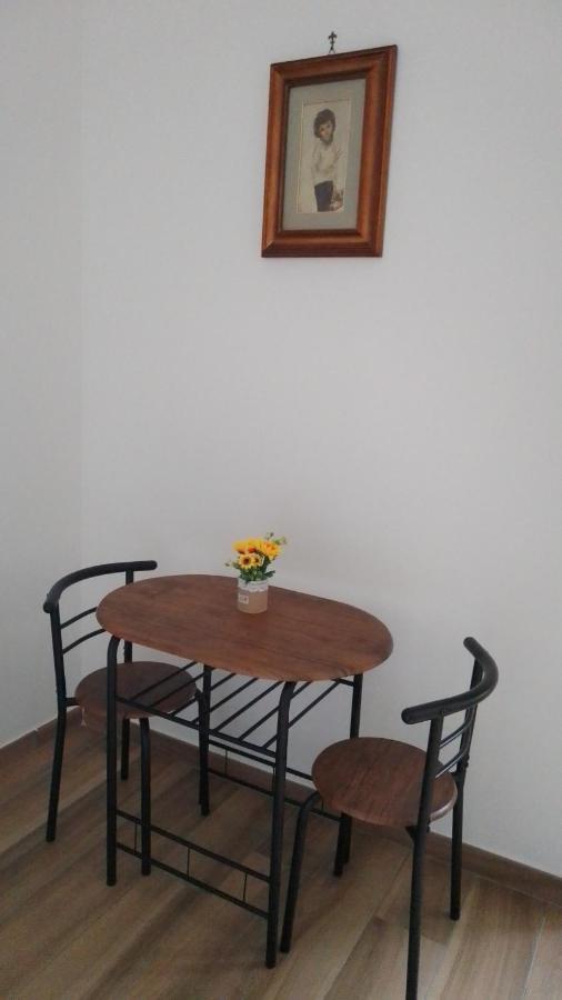 B&B Palazzo Sersale Napoli Extérieur photo