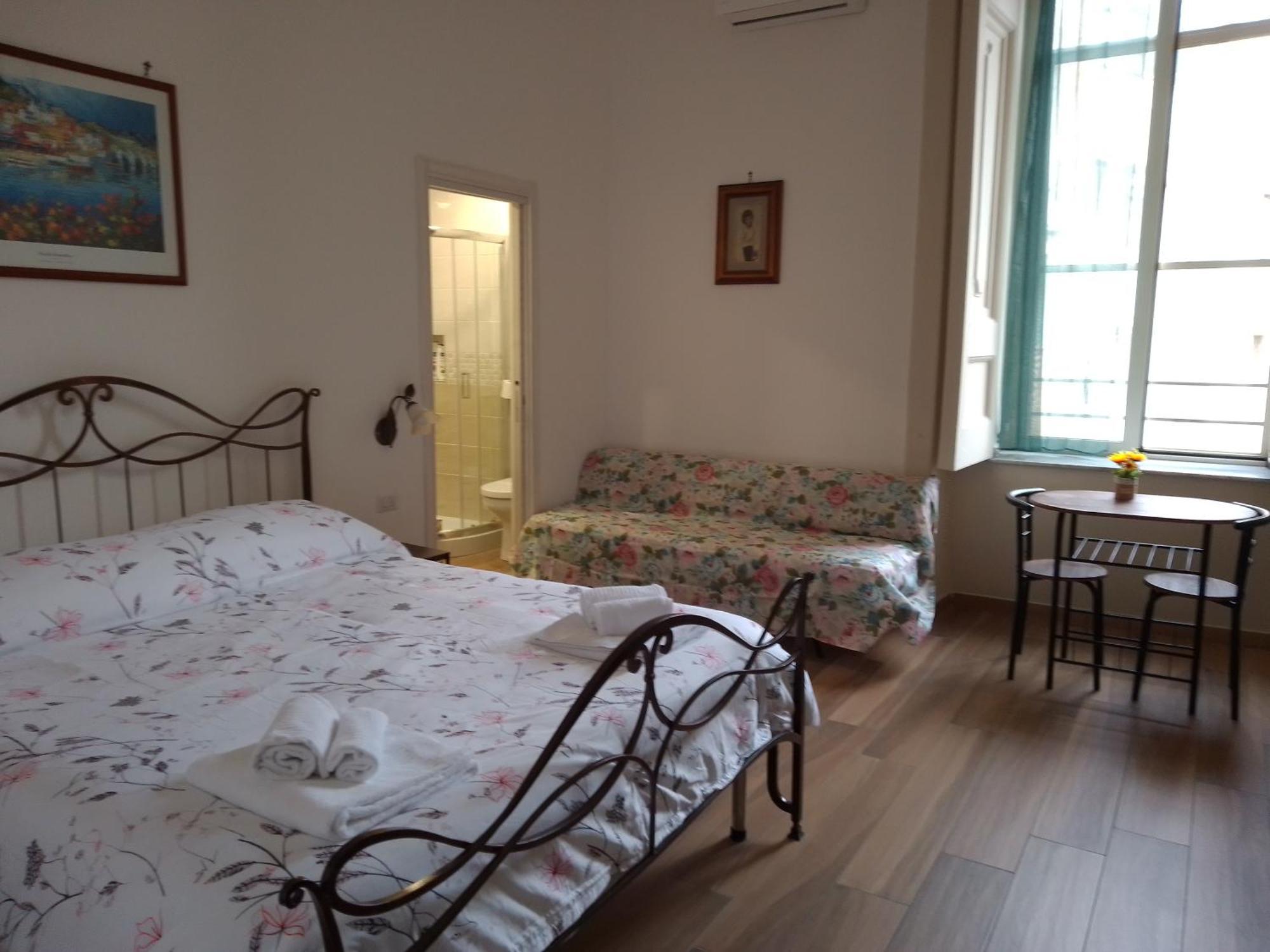 B&B Palazzo Sersale Napoli Extérieur photo