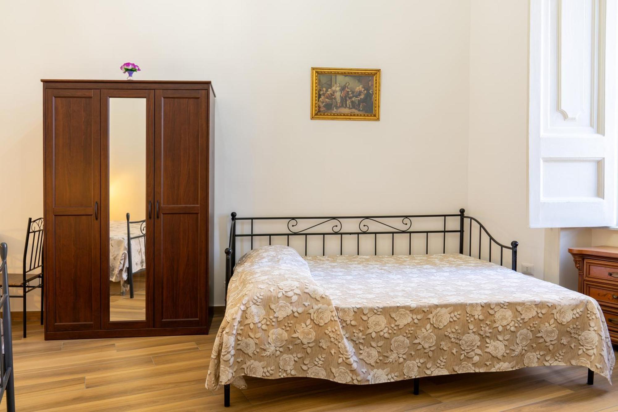 B&B Palazzo Sersale Napoli Extérieur photo