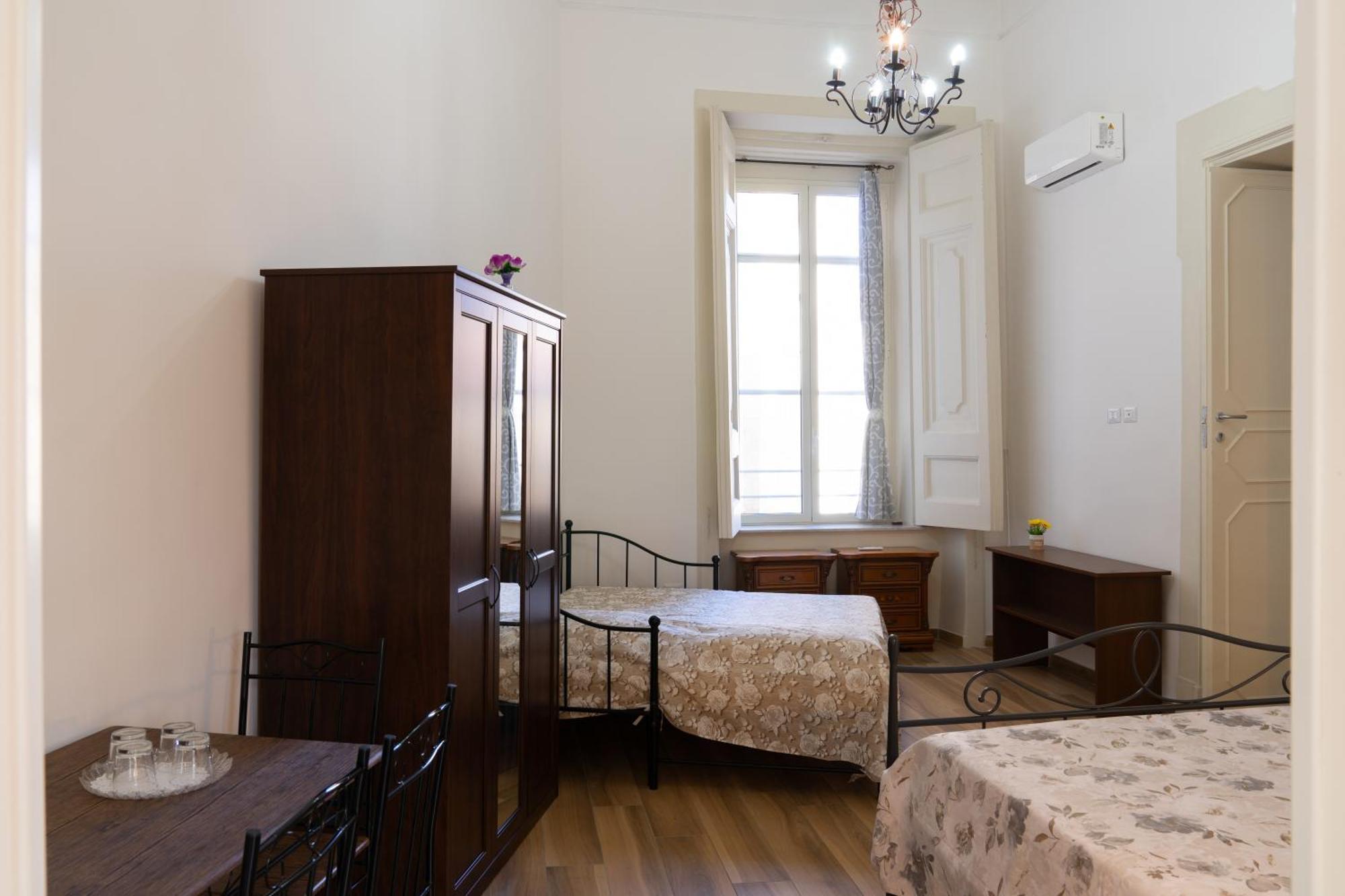 B&B Palazzo Sersale Napoli Extérieur photo