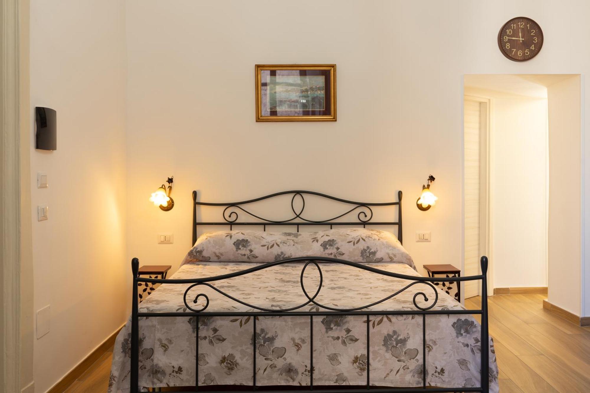B&B Palazzo Sersale Napoli Extérieur photo
