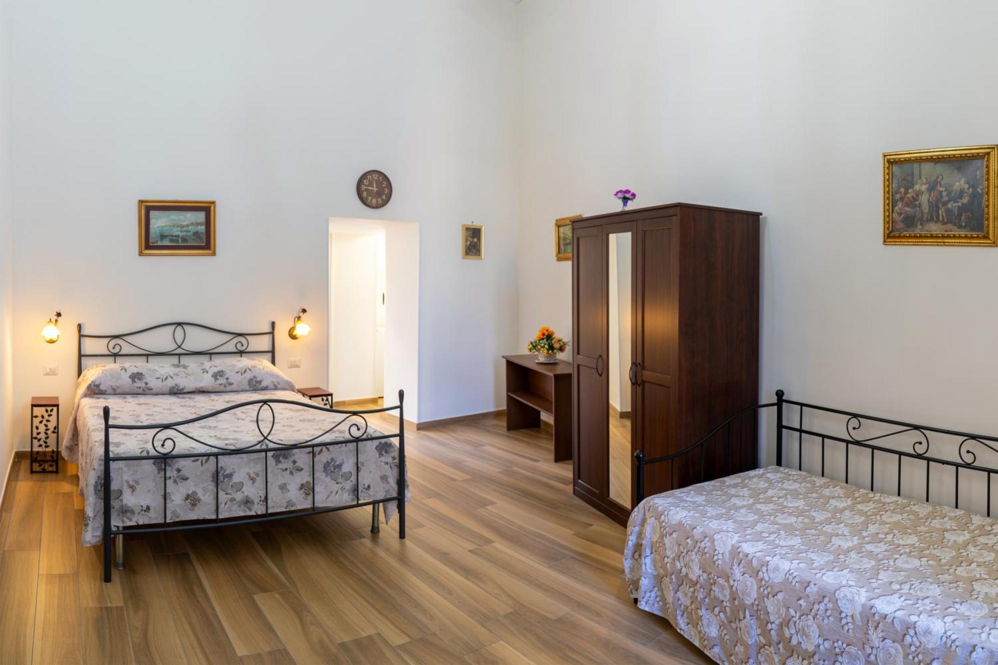 B&B Palazzo Sersale Napoli Extérieur photo