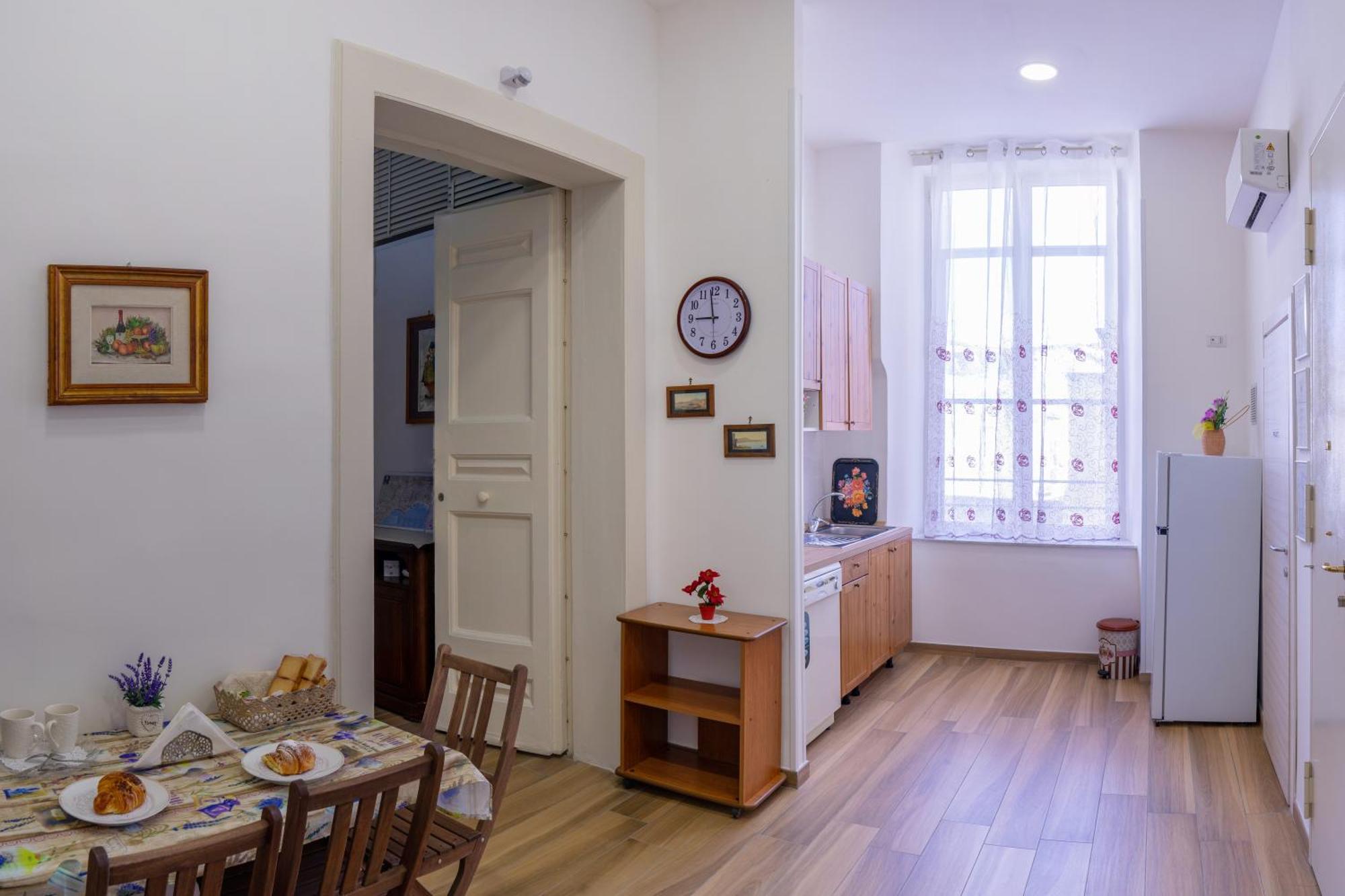 B&B Palazzo Sersale Napoli Extérieur photo