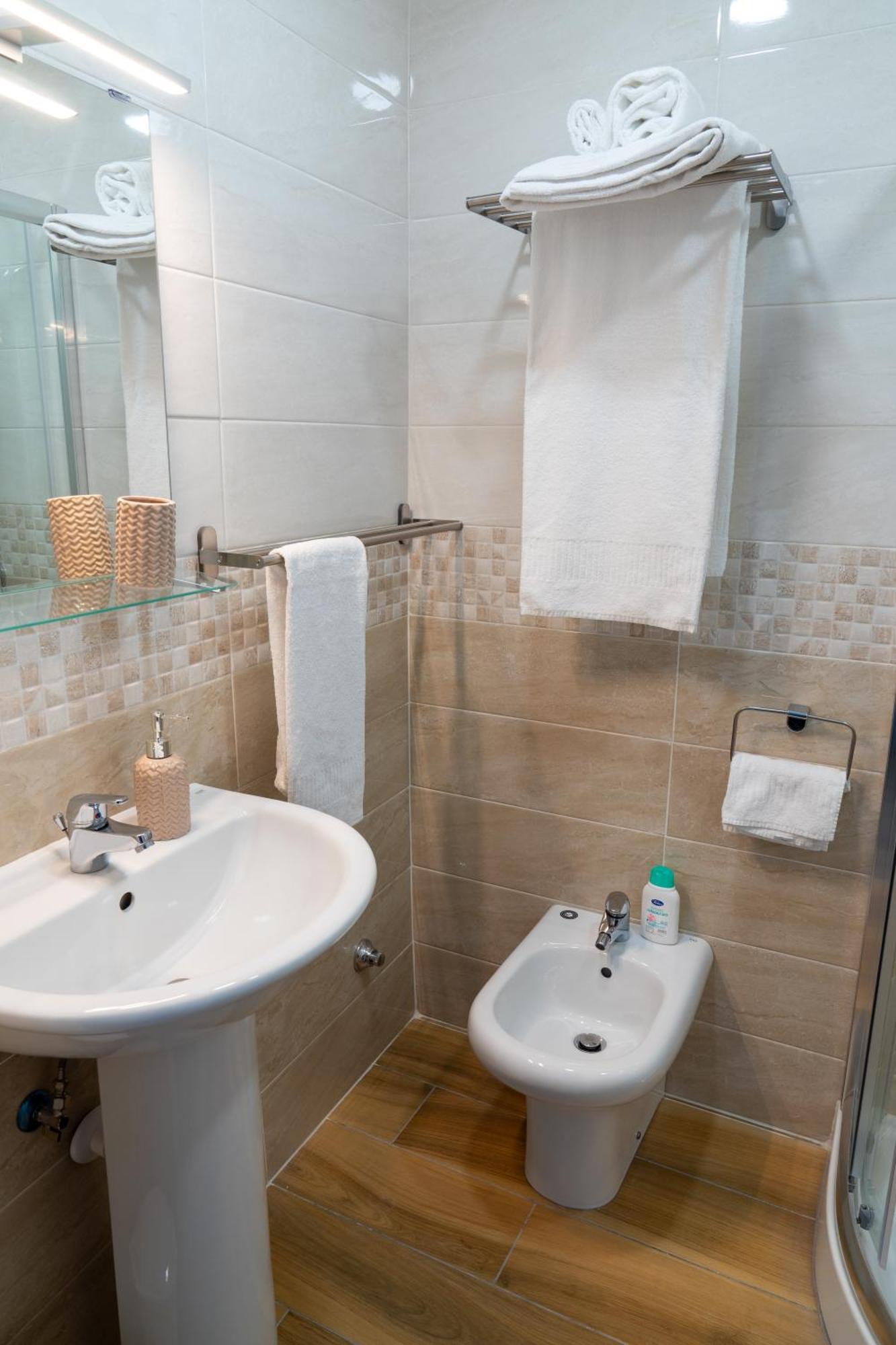 B&B Palazzo Sersale Napoli Extérieur photo